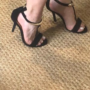 Uterque black suede open toe heels